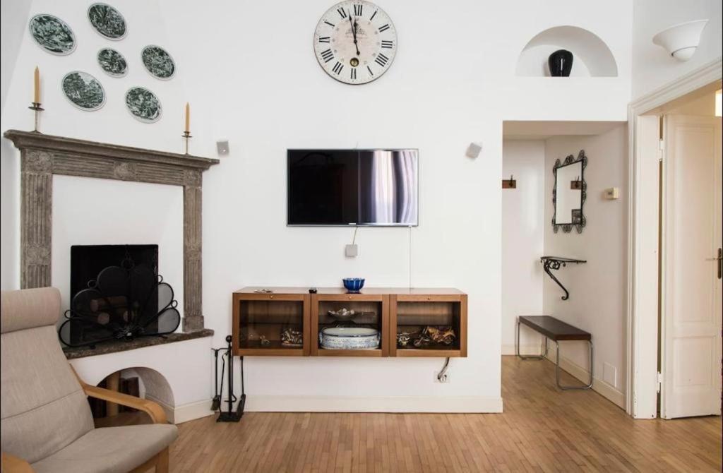 Apartament Joivy Classic Flat Near Basilica Di Sant'Ambrogio Mediolan Zewnętrze zdjęcie